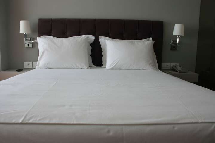 Room 40 of 253
