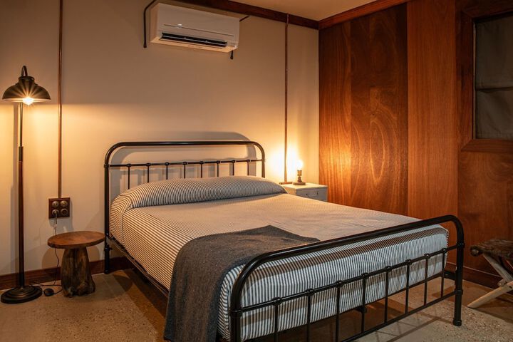 Room 8 of 35