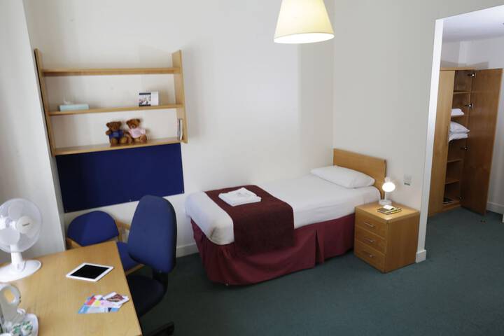 Room 6 of 21