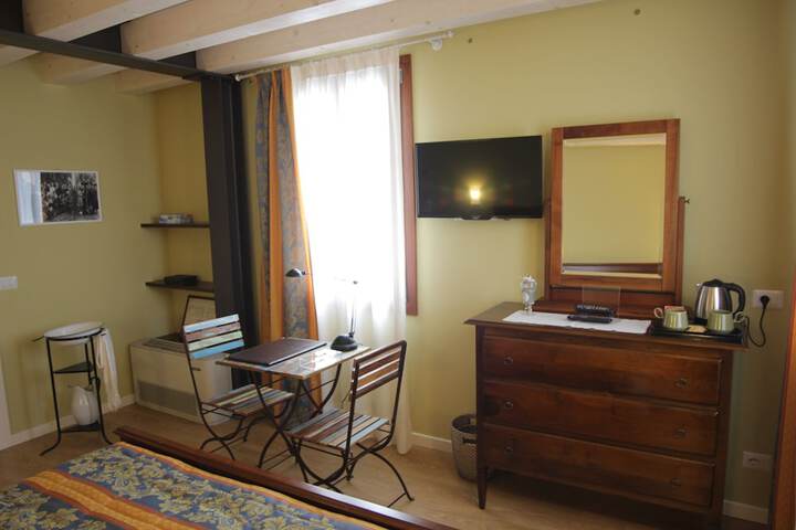 Room 24 of 69