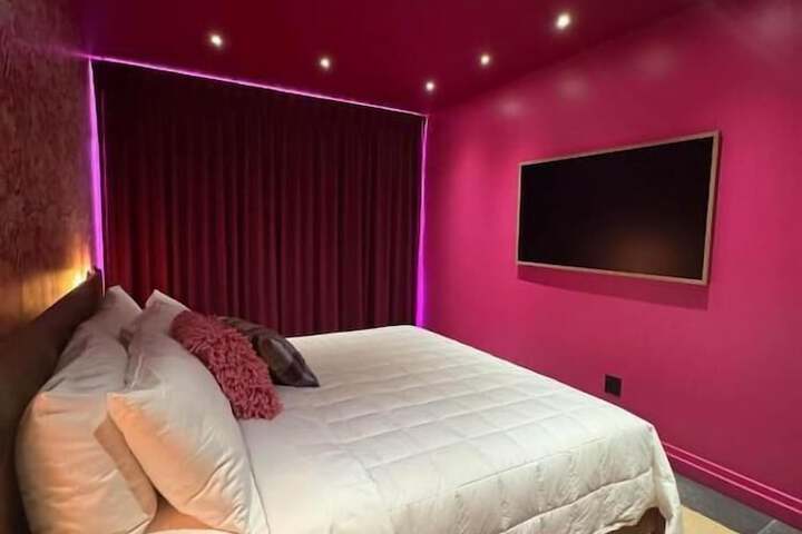 Room 3 of 10