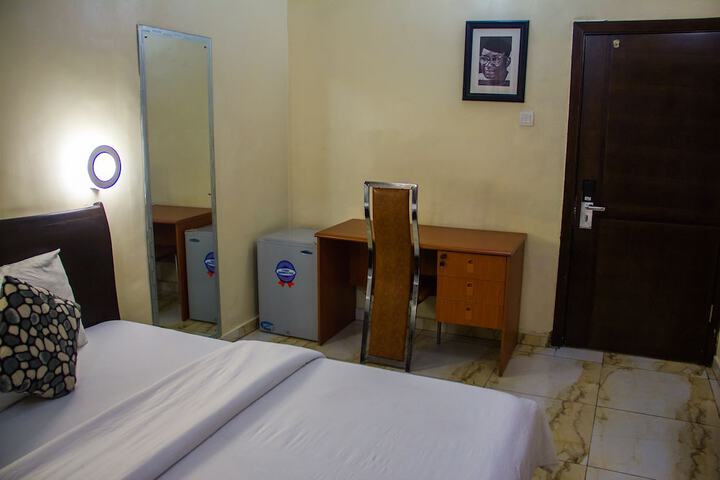 Room 30 of 58