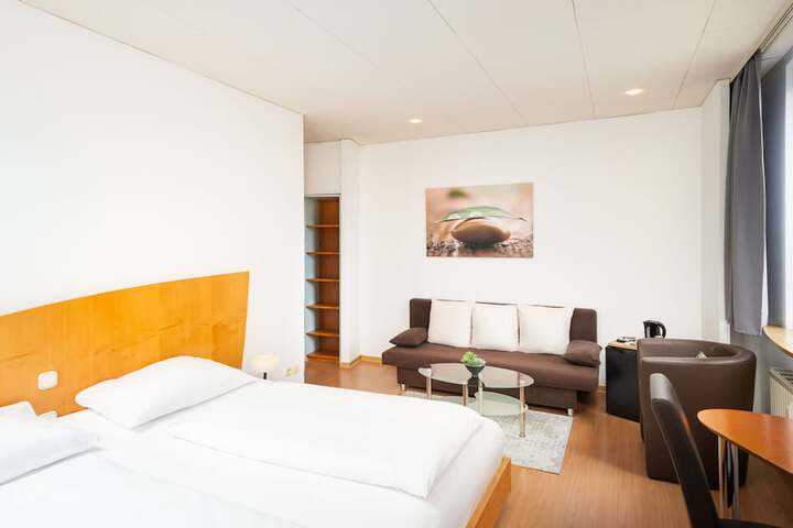 Room 13 of 24