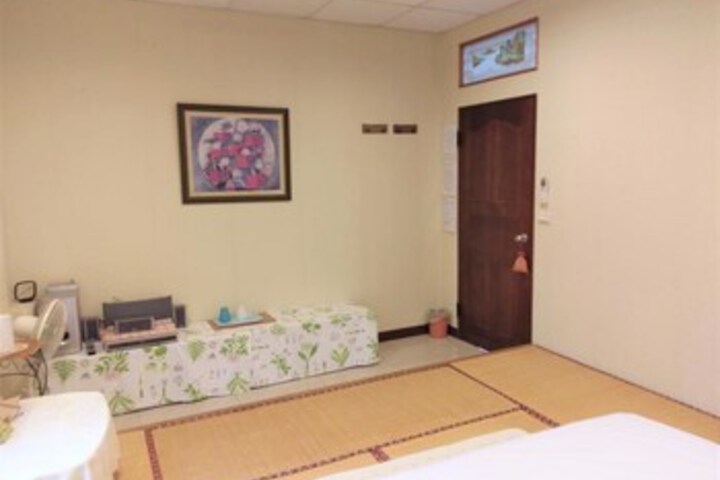 Room 21 of 37