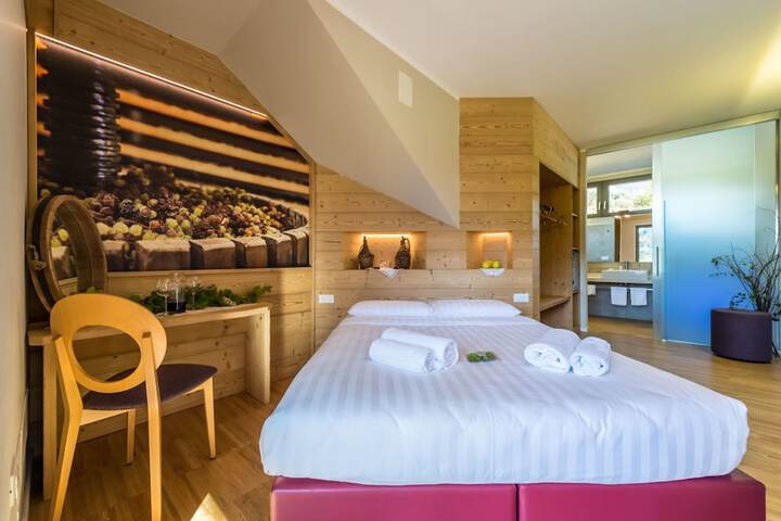 Room 3 of 67