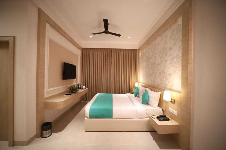Room 14 of 28