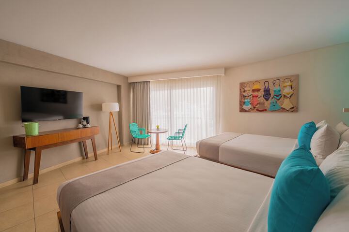 Room 42 of 165