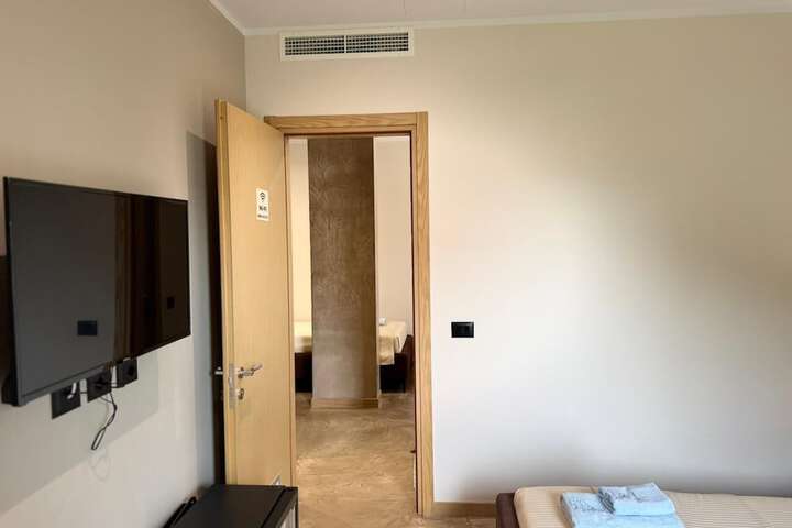 Room 21 of 95