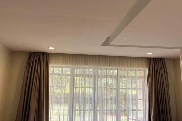 Room 5 of 76