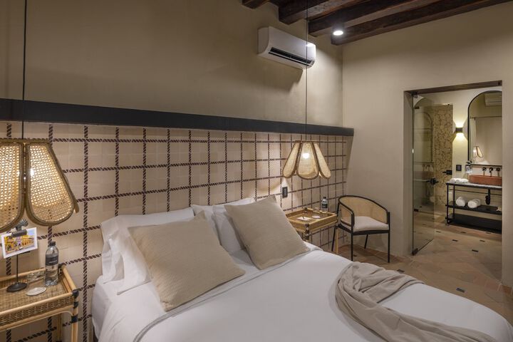 Room 16 of 54
