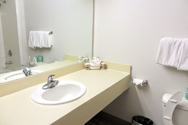 Bathroom sink