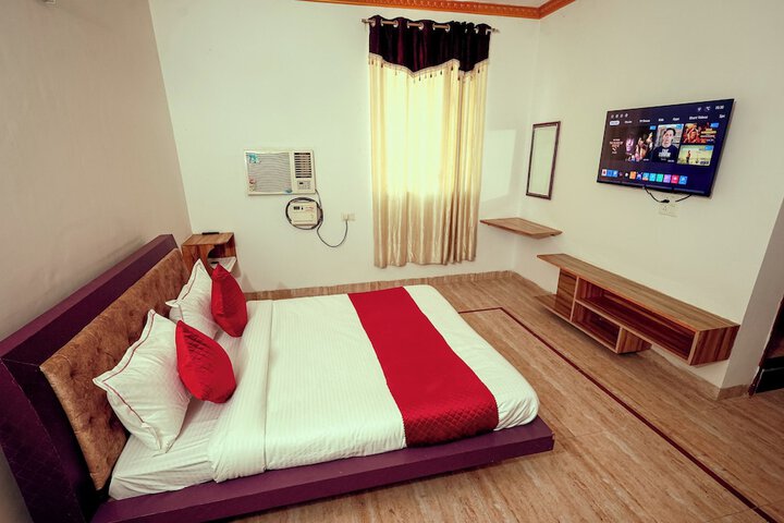 Room 11 of 28