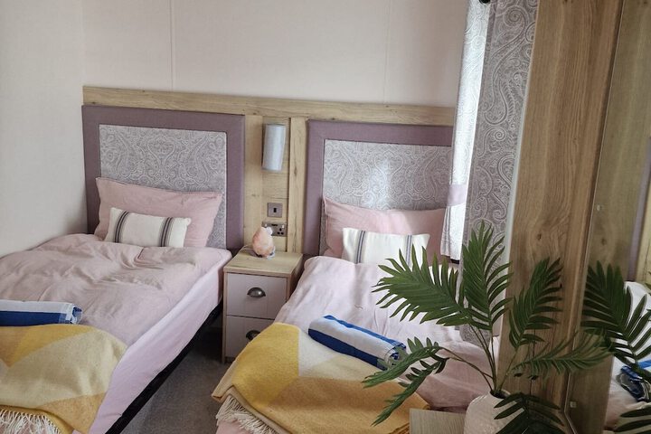 Seaview,sleeps 4to6,pet Friendly, Parking in Wareham