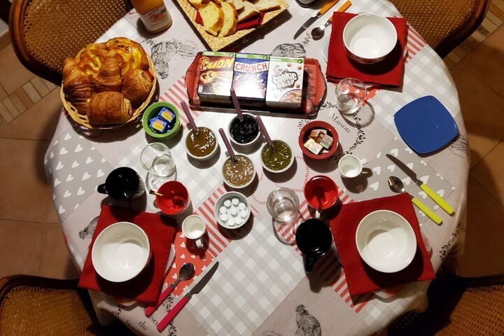 Breakfast/Coffee Service 33 of 39