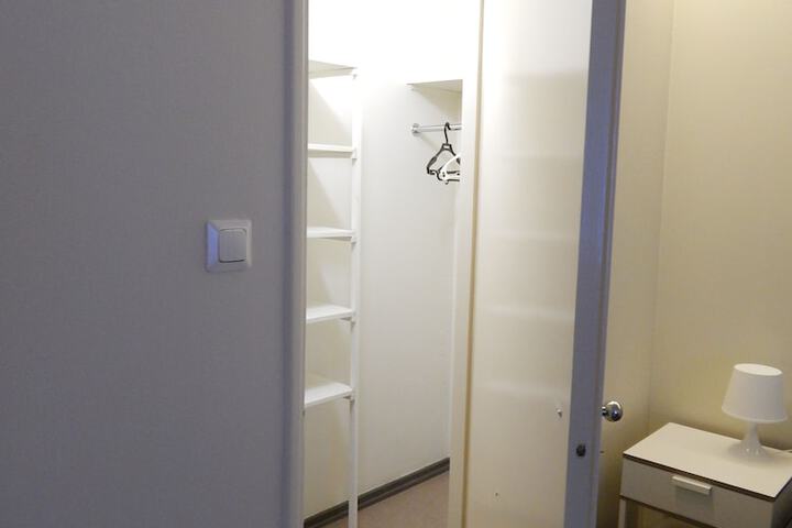 Room 13 of 86