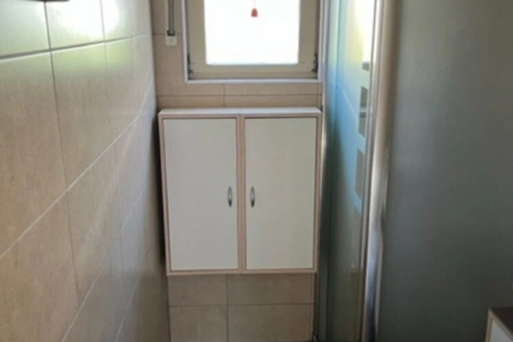 Room 7 of 18