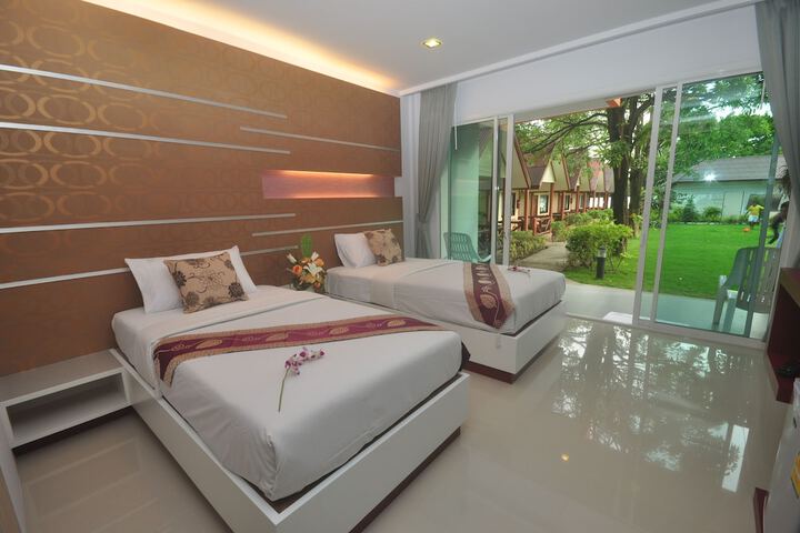 Room 6 of 42