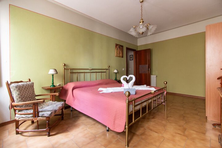 Room 3 of 4