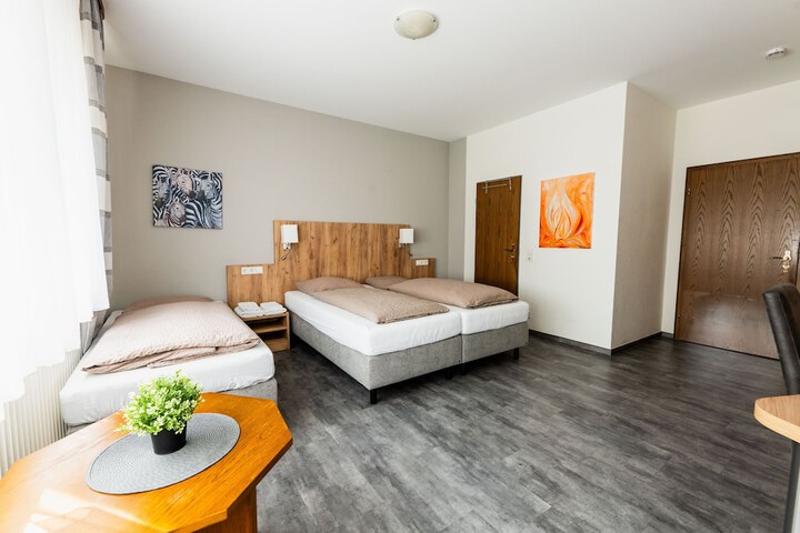 Room 34 of 112