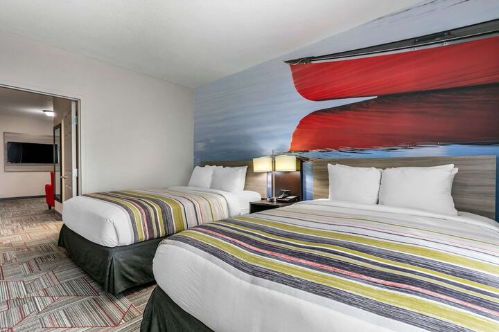 2 Queen Beds (11 of 16)
