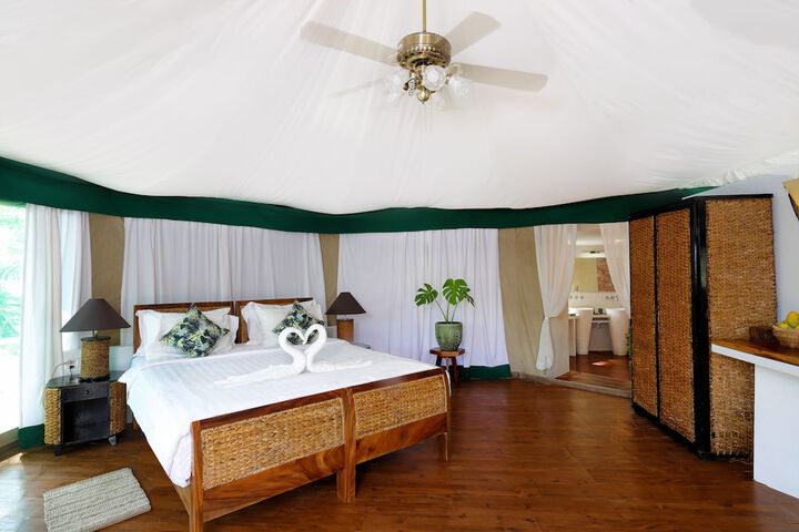 Room 6 of 71