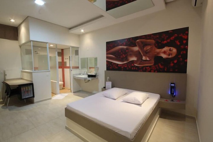Room 4 of 29
