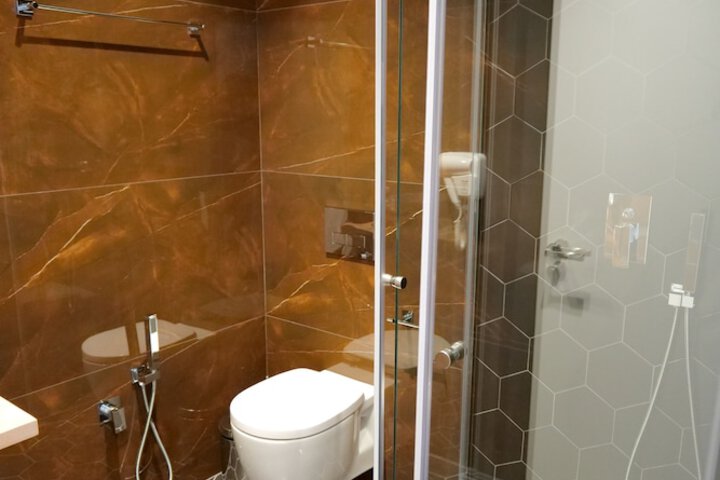 Room 118 of 171