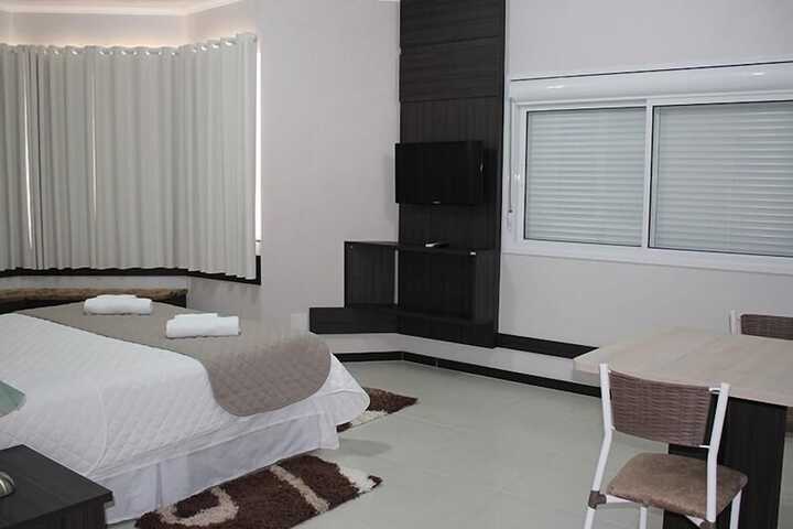 Room 6 of 16