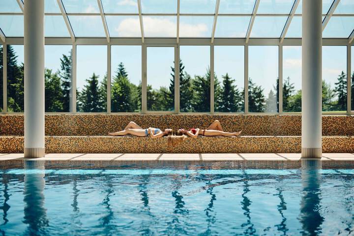 Pool 30 of 136