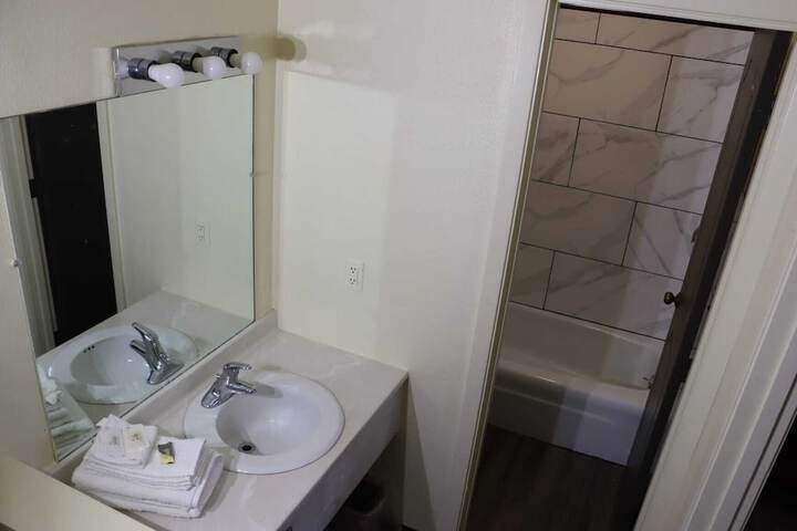Room 40 of 43