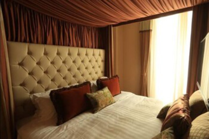 Room 26 of 28