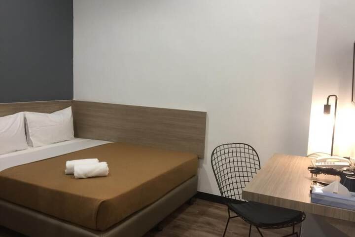 Room 4 of 35