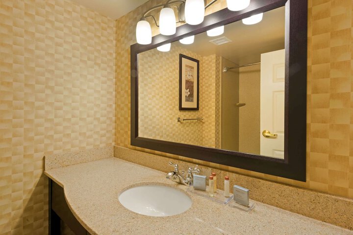 2 Queen Beds (13 of 13)