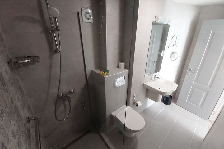 Room 16 of 57