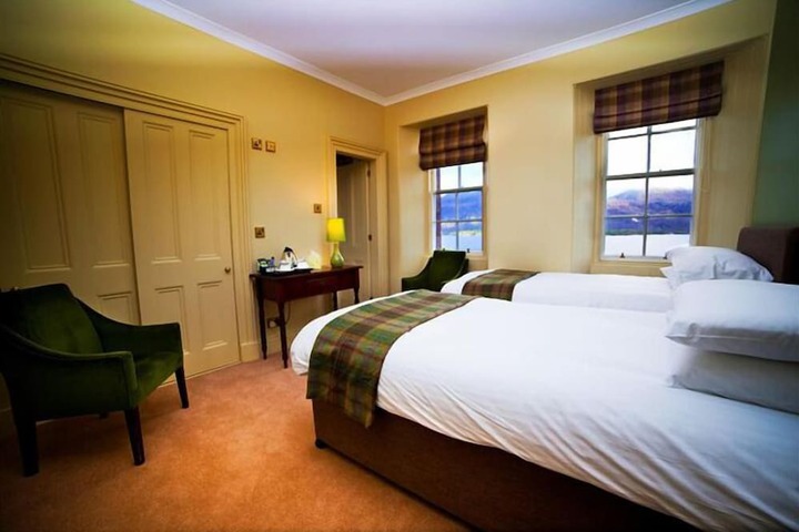 Room 3 of 25