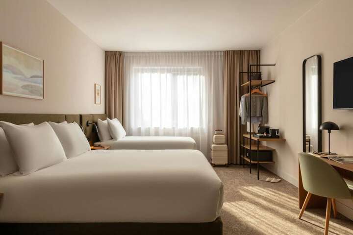 Room 15 of 27