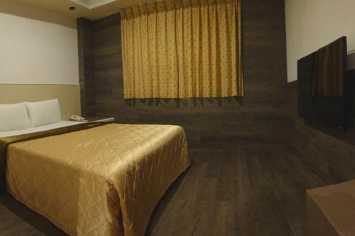 Room 18 of 27