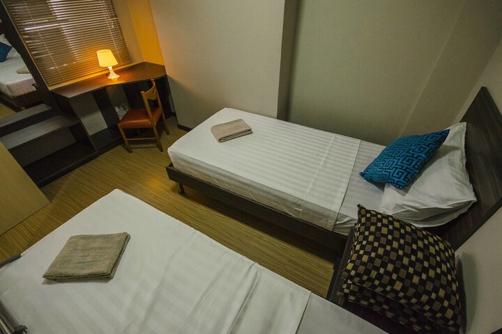 Room 8 of 70