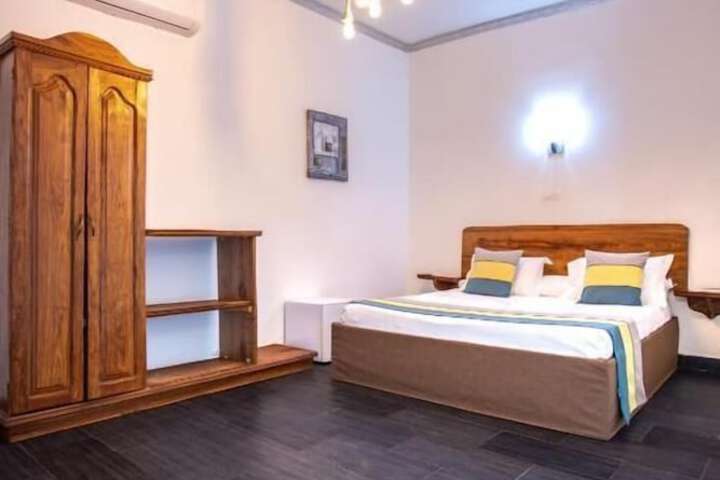 Room 5 of 15