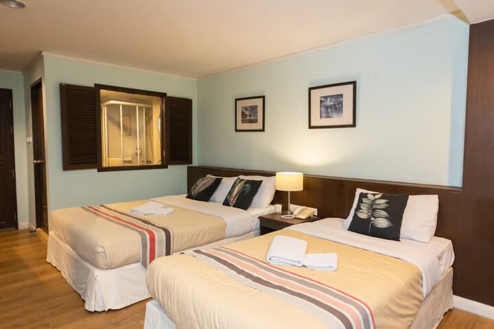 Room 28 of 61