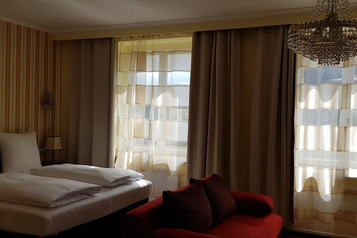 Room 18 of 79