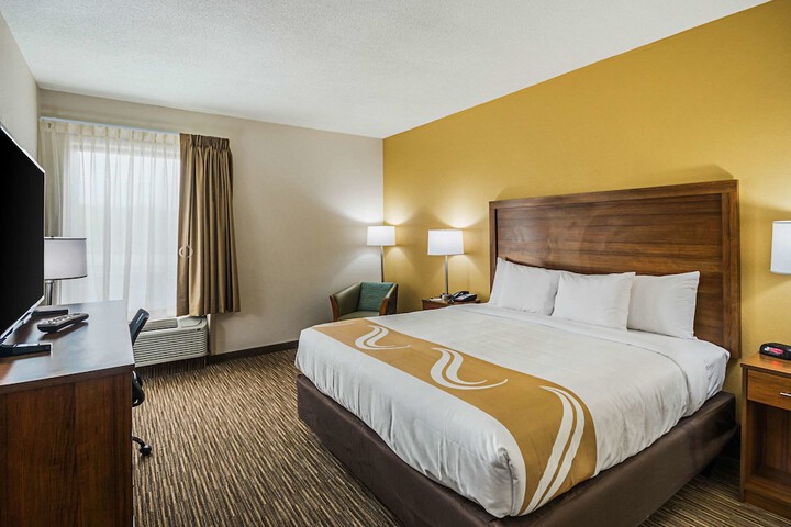 1 King Bed (1 of 16)
