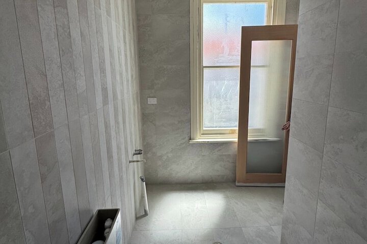 Room 3 of 7