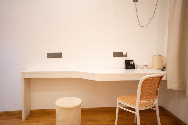 Room 7 of 49