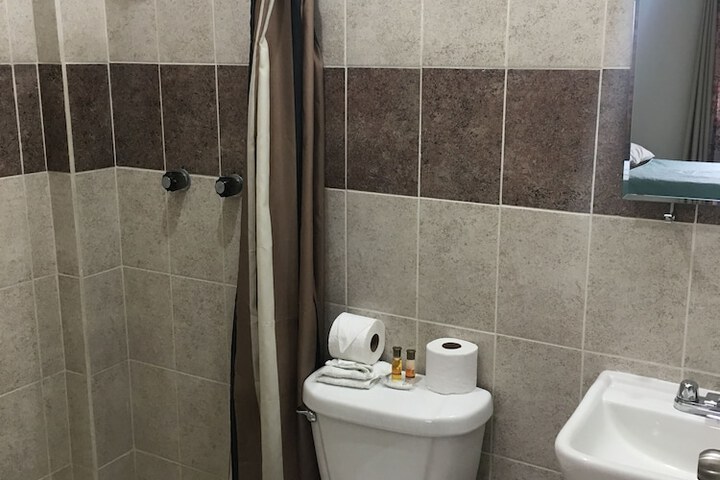 Room 48 of 104