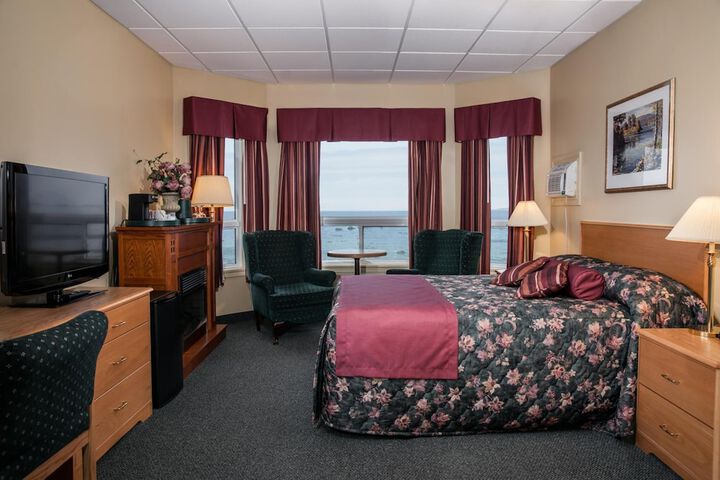 Room 27 of 141