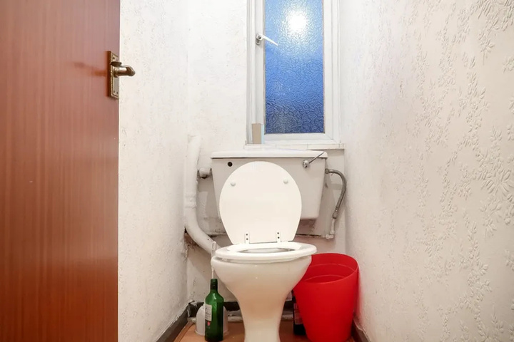 Room 7 of 14