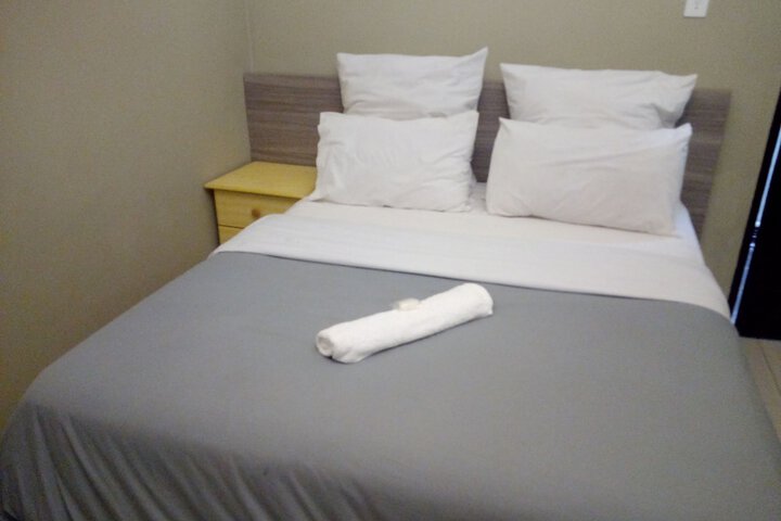 Room 11 of 33