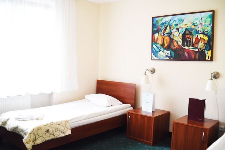 Room 4 of 36