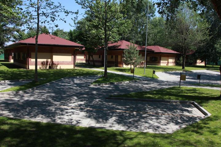 Property Grounds 27 of 35